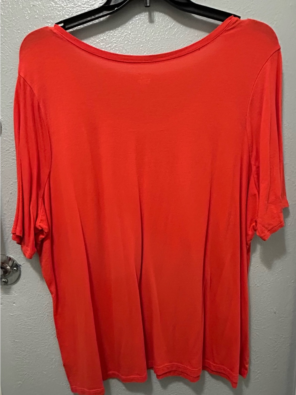 Lane Bryant Red Scoop Neck Short Sleeve Tee - Picture 4 of 5